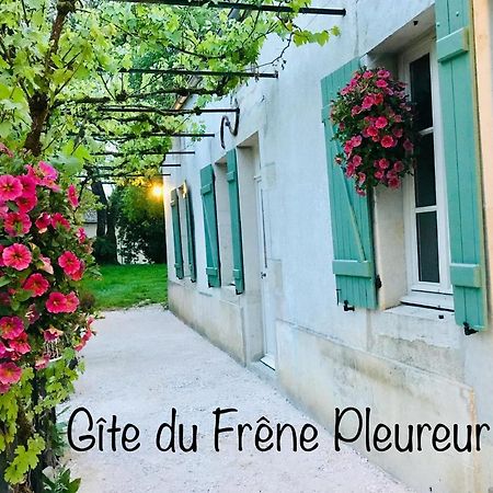 Gite Du Frene Pleureur Corrombles Экстерьер фото